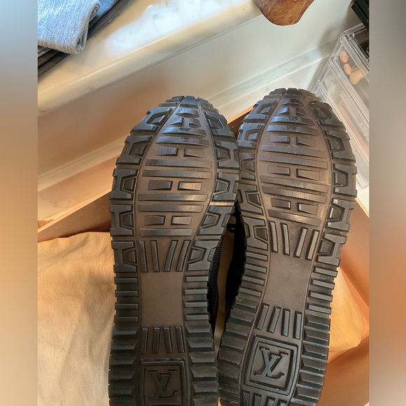 π― % AUTHENTIC LOUIS VUITTON RUN AWAY SNEAKER β€οΈβπ₯β€οΈβπ₯β€οΈβπ₯ - Picture 13 of 13